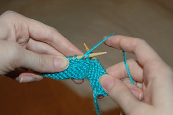 Left Handed Continental Purl Stitch: Step 1 Left Handed Continental Purl Stitch: Step 1